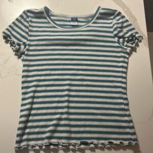 old navy girls shirt. size 8 (medium).
